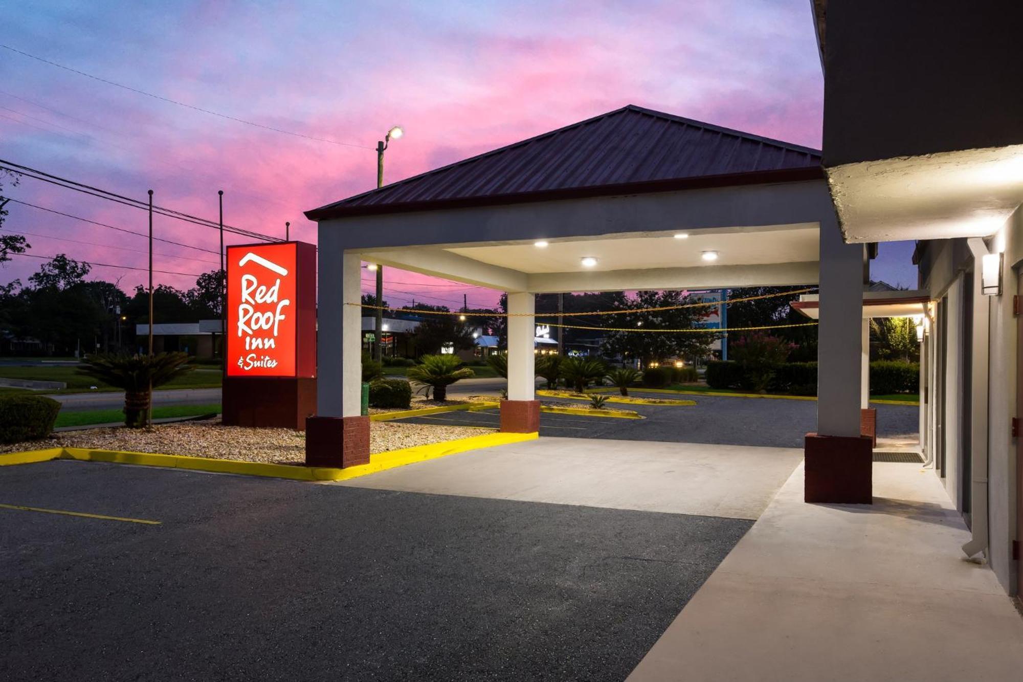 Red Roof Inn & Suites Statesboro - University Exteriör bild